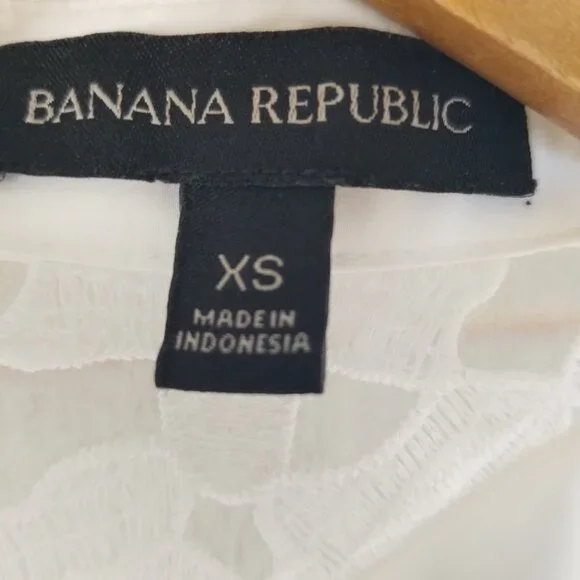 Banana Republic White Lace Top Size XS Long Sleeve Button Down Battenburg Floral - Picture 7 of 11